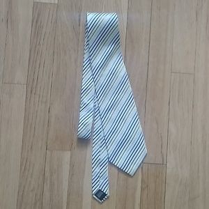 FABIO FAZIO TIE GREEN BLUE WHITE 100 %SILK